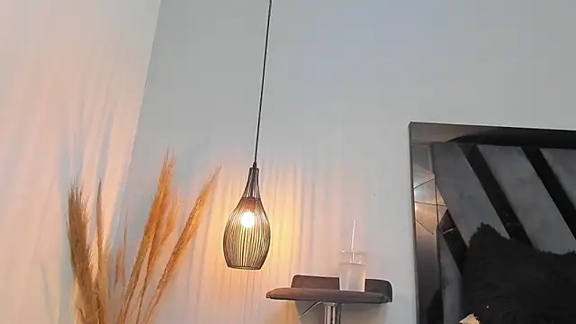 Amelia Brixton online show from 17, 2, 2026