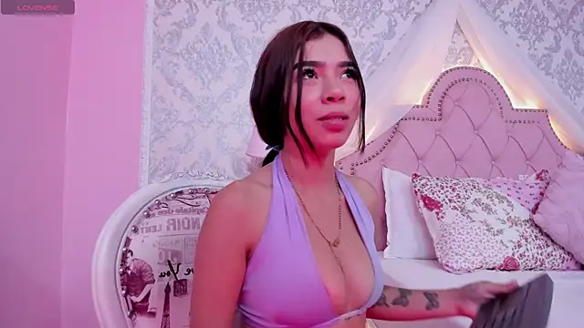 GabrielaSuarez online show from 7, 11, 2025