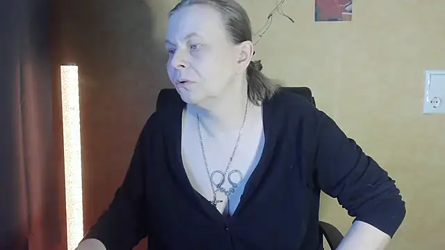 Diamond Bite online show from 9, 11, 2025