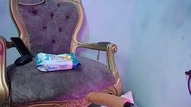 lazzy6565 online show from 17, 4, 2026