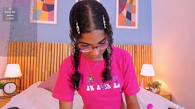 Snapshot of AuroraPinkk chatting on 19, 12, 2025 AuroraPinkk online show from 19, 12, 2025