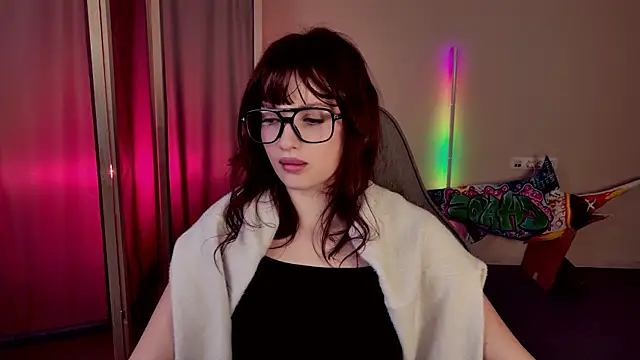 KiraVair online show from 14, 4, 2026