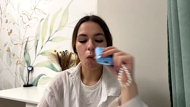 Snapshot of LunaAfrodita chatting on 21, 10, 2025 LunaAfrodita online show from 21, 10, 2025