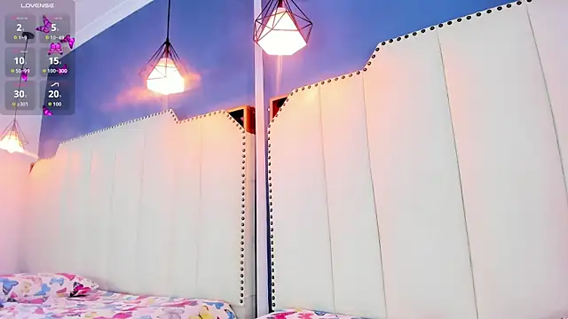 MiaCassel online show from 5, 2, 2026