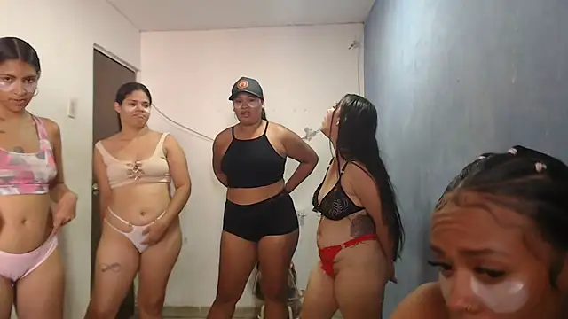 Snapshot of ricaslatinas1 chatting on 11, 3, 2026 ricaslatinas1 online show from 11, 3, 2026