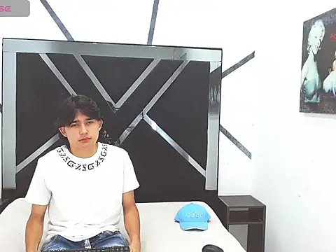 Tom 0001 online show from 6, 11, 2025