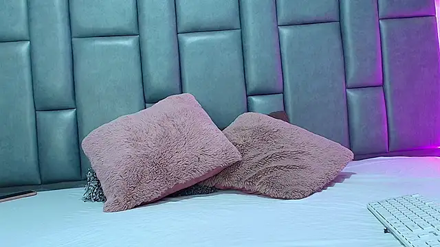 ScarletNoir4u online show from 3, 12, 2025