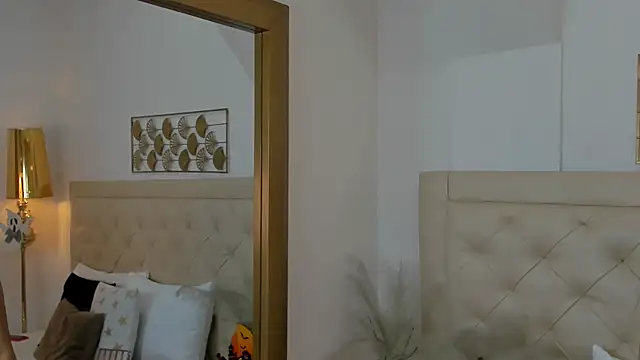 lucia lorenz online show from 30, 10, 2025