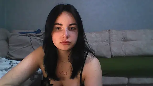 Snapshot of Kirunya chatting on 2, 11, 2025 Kirunya online show from 2, 11, 2025