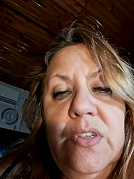 Snapshot of JennyInVegas chatting on 28, 4, 2026 JennyInVegas online show from 28, 4, 2026