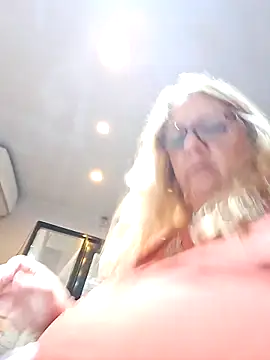 Snapshot of JennyInVegas chatting on 5, 5, 2026 JennyInVegas online show from 5, 5, 2026