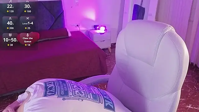 littlee red online show from 6, 4, 2026