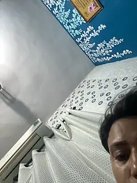 Snapshot of heenashai chatting on 4, 11, 2025 heenashai online show from 4, 11, 2025