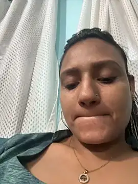 Snapshot of heenashai chatting on 10, 11, 2025 heenashai online show from 10, 11, 2025