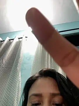 Snapshot of heenashai chatting on 12, 11, 2025 heenashai online show from 12, 11, 2025