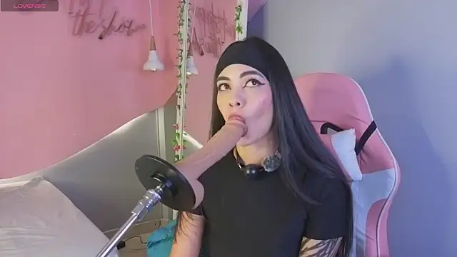 Snapshot of lulu_wonder chatting on 5, 6, 2026 lulu wonder online show from 5, 6, 2026