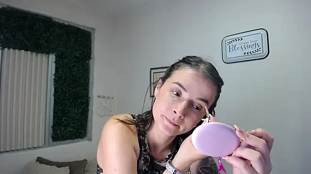 Emma sweet hot online show from 6, 6, 2026