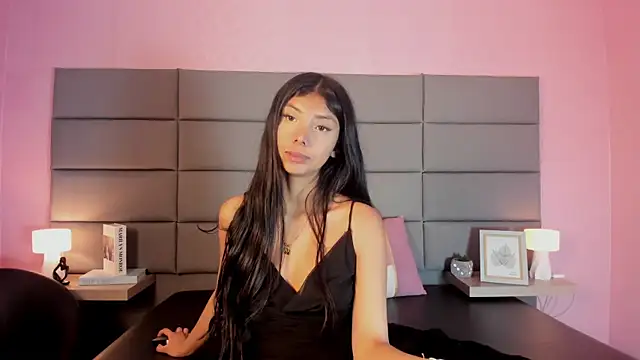 Snapshot of Isabella_Marsh chatting on 21, 11, 2025 Isabella Marsh online show from 21, 11, 2025