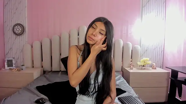 Snapshot of Isabella_Marsh chatting on 1, 12, 2025 Isabella Marsh online show from 1, 12, 2025