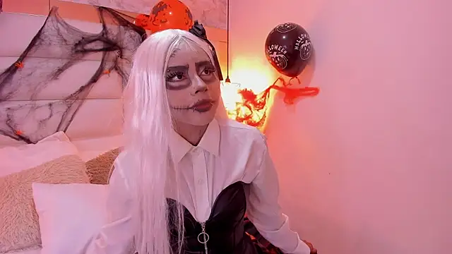 Snapshot of Sofia_clk chatting on 1, 11, 2025 Sofia clk online show from 1, 11, 2025