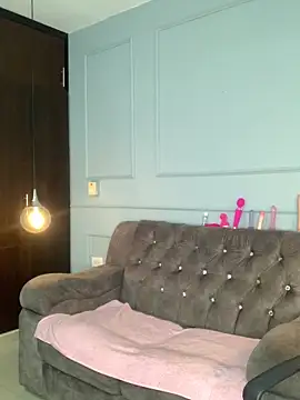 Orianabluee  online show from 13, 11, 2025