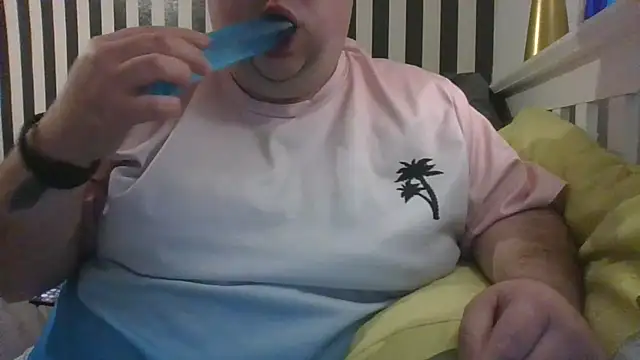 Snapshot of Tommybottoms chatting on 18, 10, 2025 Tommybottoms online show from 18, 10, 2025