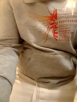 Snapshot of Belgianslut chatting on 18, 12, 2025 Belgianslut online show from 18, 12, 2025