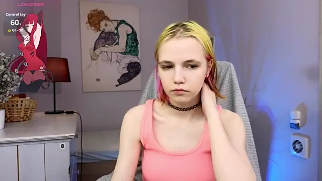 Snapshot of MitaSide chatting on 12, 11, 2025 MitaSide online show from 12, 11, 2025