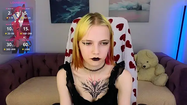 Snapshot of MitaSide chatting on 4, 12, 2025 MitaSide online show from 4, 12, 2025