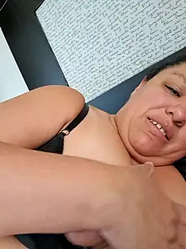 Alondrabb80 online show from 2, 12, 2025