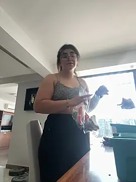 milky denni online show from 4, 6, 2026