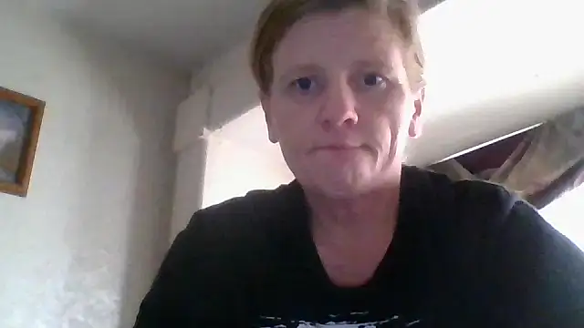 EazyEMLXL online show from 5, 11, 2025