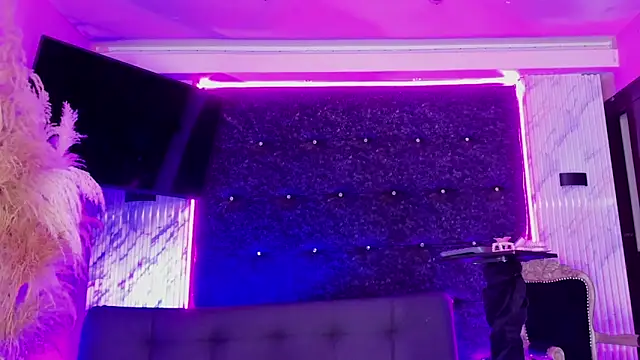 Queens Wonders Blonders online show from 23, 2, 2026