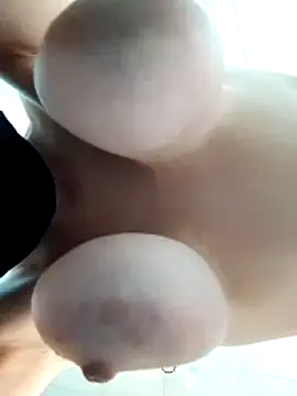 Snapshot of Loveyoudearxq chatting on 27, 10, 2025 Loveyoudearxq online show from 27, 10, 2025