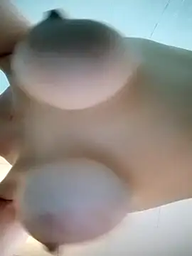 Snapshot of Loveyoudearxq chatting on 28, 10, 2025 Loveyoudearxq online show from 28, 10, 2025