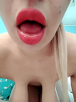 Snapshot of Loveyoudearxq chatting on 15, 11, 2025 Loveyoudearxq online show from 15, 11, 2025