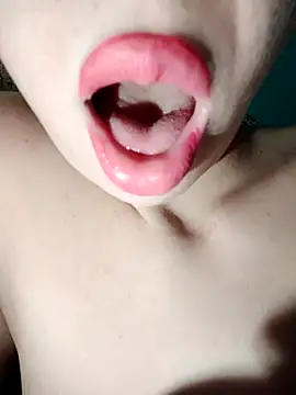 Snapshot of Loveyoudearxq chatting on 22, 11, 2025 Loveyoudearxq online show from 22, 11, 2025