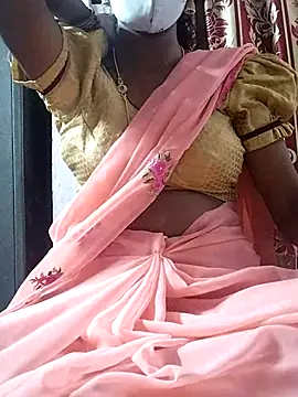 Snapshot of thanuja- chatting on 31, 10, 2025 thanuja- online show from 31, 10, 2025