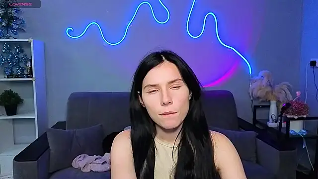 Mell Hyees online show from 3, 12, 2025