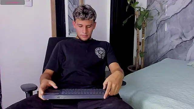 Alan-Smith1 online show from 7, 11, 2025