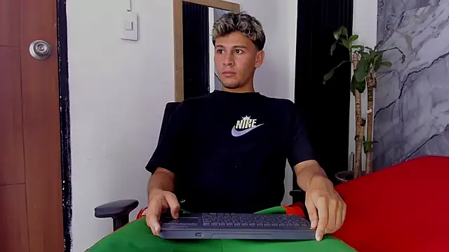 Alan-Smith1 online show from 11, 11, 2025