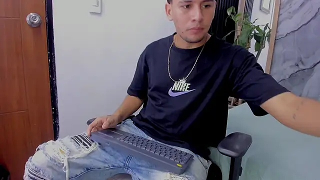 Alan-Smith1 online show from 15, 11, 2025