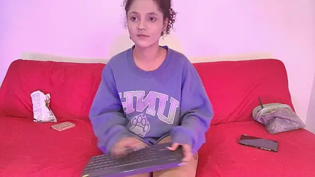Snapshot of Nikki__uwu chatting on 7, 6, 2026 Nikki uwu online show from 7, 6, 2026
