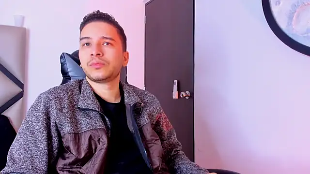 Snapshot of mike_257 chatting on 10, 11, 2025 mike 257 online show from 10, 11, 2025