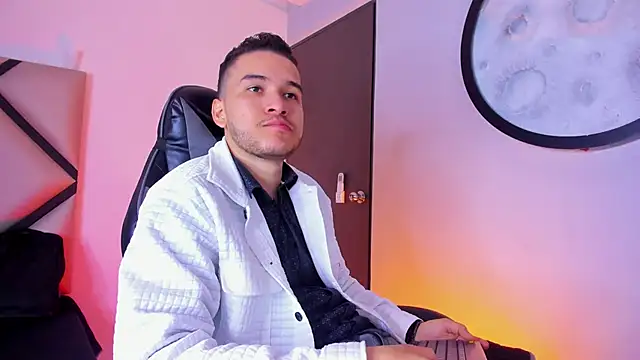 Snapshot of mike_257 chatting on 19, 11, 2025 mike 257 online show from 19, 11, 2025