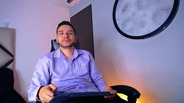 Snapshot of mike_257 chatting on 17, 12, 2025 mike 257 online show from 17, 12, 2025