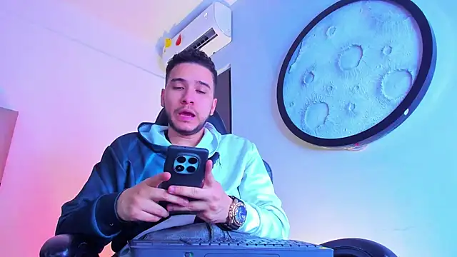 mike 257 online show from 21, 2, 2026