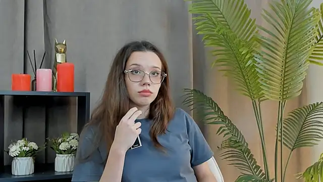 FabiolaCowing online show from 19, 10, 2025