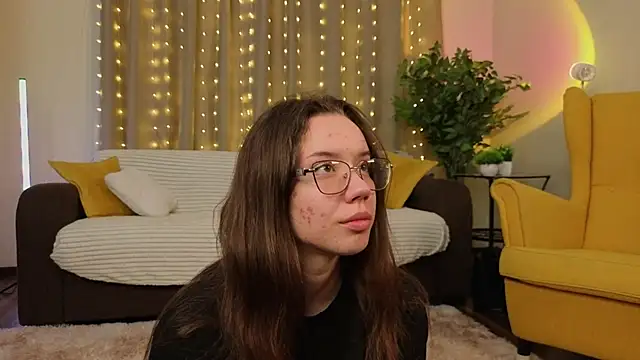 FabiolaCowing online show from 24, 11, 2025