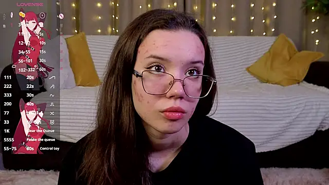 FabiolaCowing online show from 4, 12, 2025